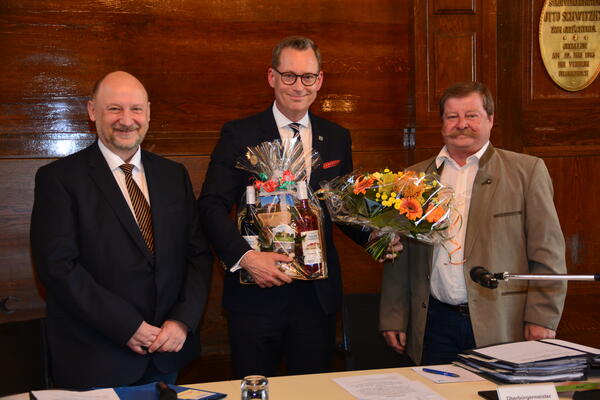 03 - Stadtrat bestätigt Wahlergebnis und vereidigt Oberbürgermeister Christian Thieme für zweite Amtszeit