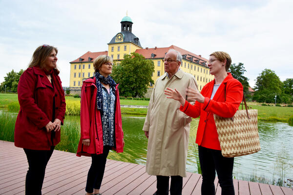 Foto - Vorstand des Gartenrume e.V. zeigt sich begeistert - Schlosspark Moritzburg Zeitz aus gutem Grund eine Top-Anlage