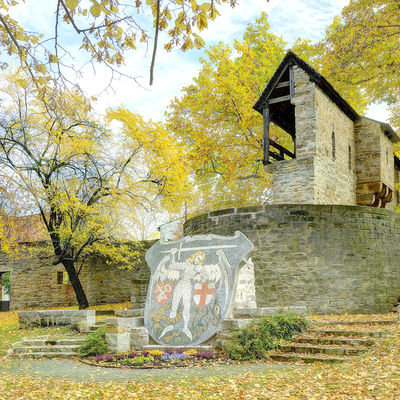 Rathausgarten mit Wappen in Zeitz