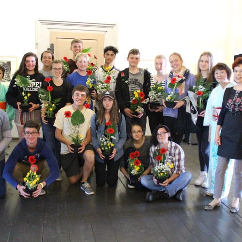 Ikebana-Workshop im Lebek-Zentrum mit SchülerInnen aus Zeitz und Prescott 08.06.2017