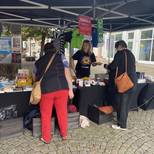 Auch die Tombola auf dem Roßmakrt wurde sehr gut besucht und brachte viele Spendeneinnahmen.