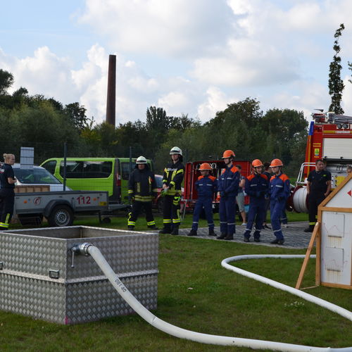 Am Benefiz-Sonntag lud ein buntes Treiben große und kleine Besucher in das Ernst-Thälmann-Stadion. Alle gesammelten Spendeneinnahmen werden zugunsten der Flutopfer in Bad Neuenahr-Ahrweiler gesammelt.