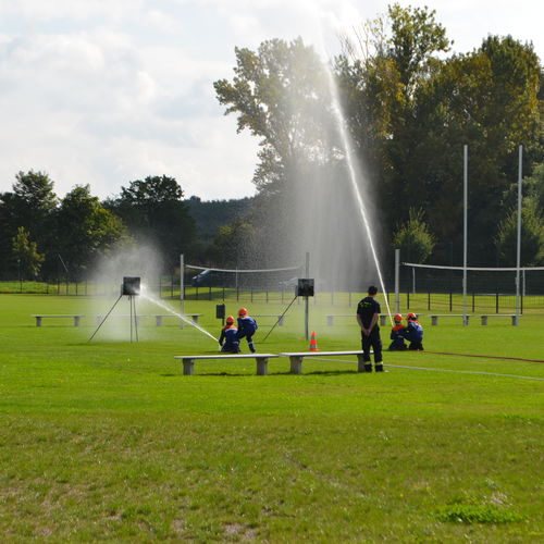 Am Benefiz-Sonntag lud ein buntes Treiben große und kleine Besucher in das Ernst-Thälmann-Stadion. Alle gesammelten Spendeneinnahmen werden zugunsten der Flutopfer in Bad Neuenahr-Ahrweiler gesammelt.