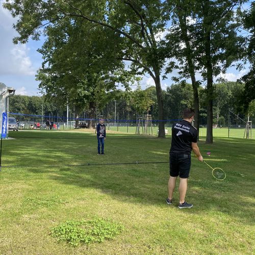 Am Benefiz-Sonntag lud ein buntes Treiben große und kleine Besucher in das Ernst-Thälmann-Stadion. Alle gesammelten Spendeneinnahmen werden zugunsten der Flutopfer in Bad Neuenahr-Ahrweiler gesammelt.