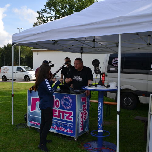 Am Benefiz-Sonntag lud ein buntes Treiben große und kleine Besucher in das Ernst-Thälmann-Stadion. Alle gesammelten Spendeneinnahmen werden zugunsten der Flutopfer in Bad Neuenahr-Ahrweiler gesammelt.