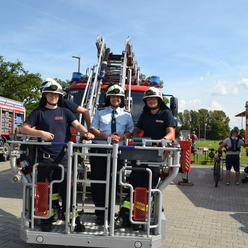 Am Benefiz-Sonntag lud ein buntes Treiben große und kleine Besucher in das Ernst-Thälmann-Stadion. Alle gesammelten Spendeneinnahmen werden zugunsten der Flutopfer in Bad Neuenahr-Ahrweiler gesammelt.