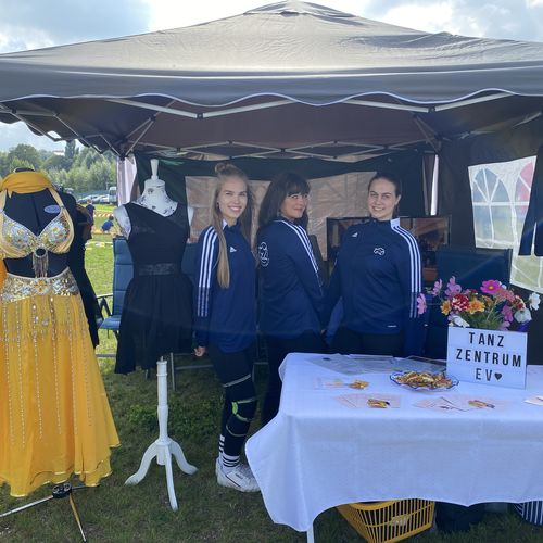 Am Benefiz-Sonntag lud ein buntes Treiben große und kleine Besucher in das Ernst-Thälmann-Stadion. Alle gesammelten Spendeneinnahmen werden zugunsten der Flutopfer in Bad Neuenahr-Ahrweiler gesammelt.