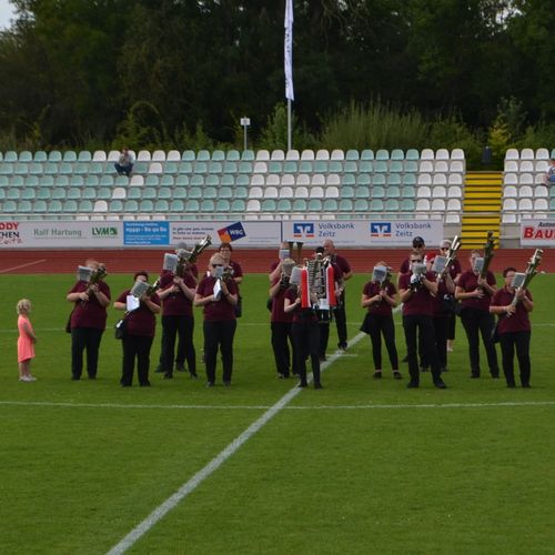 Am Benefiz-Sonntag lud ein buntes Treiben große und kleine Besucher in das Ernst-Thälmann-Stadion. Alle gesammelten Spendeneinnahmen werden zugunsten der Flutopfer in Bad Neuenahr-Ahrweiler gesammelt.