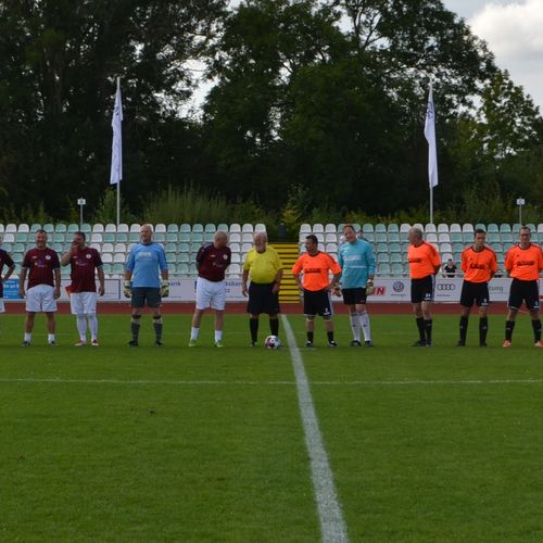 Am Benefiz-Sonntag lud ein buntes Treiben große und kleine Besucher in das Ernst-Thälmann-Stadion. Alle gesammelten Spendeneinnahmen werden zugunsten der Flutopfer in Bad Neuenahr-Ahrweiler gesammelt.