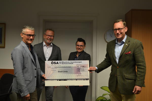 bergabe Spendenscheck SA