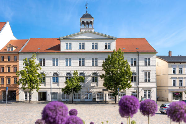 Frontansicht des Gewandhauses