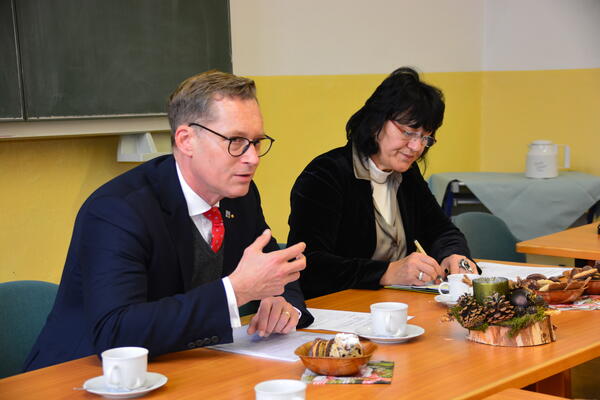 Bildungsministerin des Landes Sachsen-Anhalt zum Gesprch in Zeitz