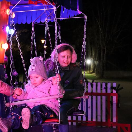 Viel Freude beim Karussell fahren (c) (c) Maria Freier_Stadt Zeitz