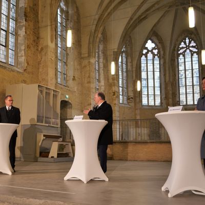 Rede Ministerprsident Dr. Reiner Haseloff (Mitte)