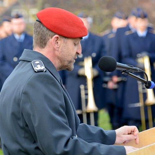 09 - Gelbnis Bundeswehr Schlosspark Zeitz