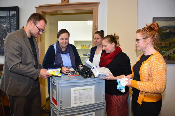 Foto - Beratungsstelle Bestandserhaltung Sachsen-Anhalt bergibt Notfallboxen fr den Kulturgutschutz an d