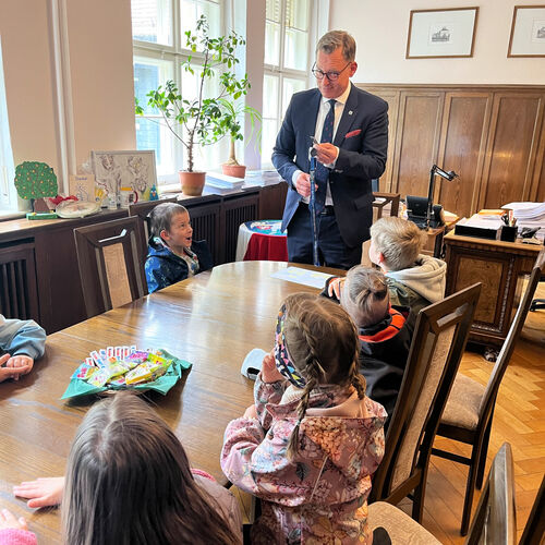 03 - Kita Regenbogen zu Besuch im Rathaus