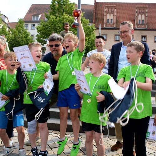 033 - Kinderduathlon 2023 - Platz 1 beim Wettkampf der Grundschulen Klassen drei und vier belegte die Mannschaft der Grundschule Bergsiedlung