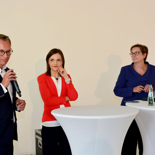 001 Bundesbauministerin auf Sommertour zu Gast in Zeitz