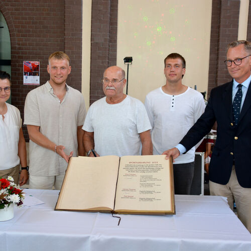 011 - Sportlerehrung 2022 - Großer Bahnhof für die Sportlerinnen und Sportler