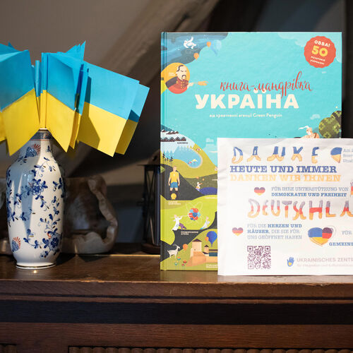 007 - Ukrainisches Zentrum übergibt Büchspende an Stadtbibliothek