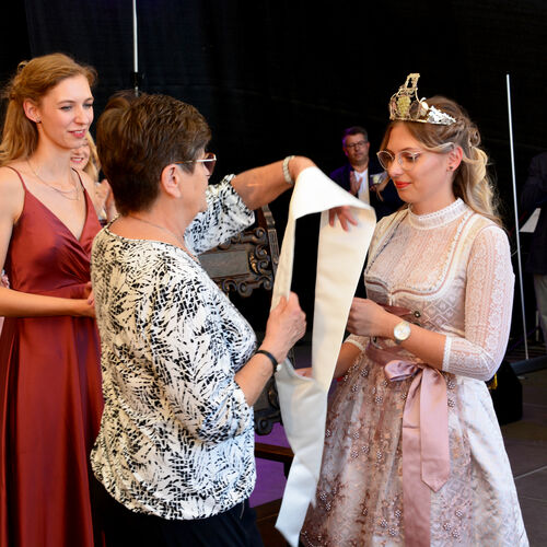 03 - Zeitz feiert Weinfest und krt neue Weinprinzessin