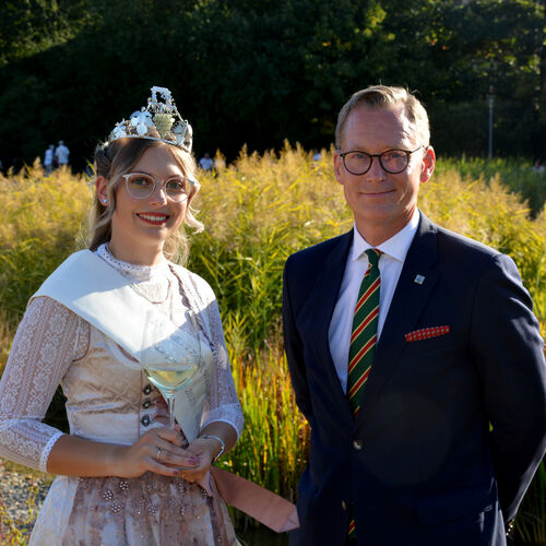 10 - Zeitz feiert Weinfest und krt neue Weinprinzessin