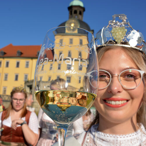 11 - Zeitz feiert Weinfest und krt neue Weinprinzessin