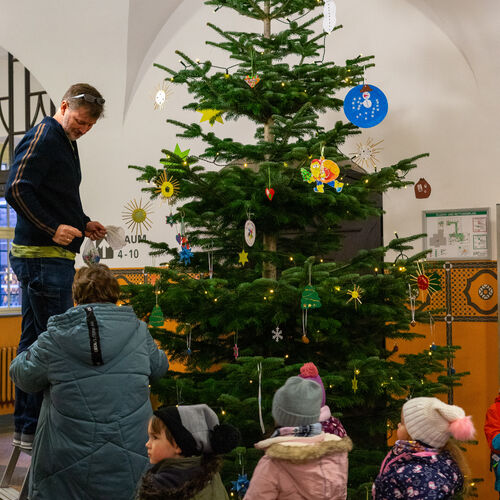 Weihnachtsbaum schmücken_6