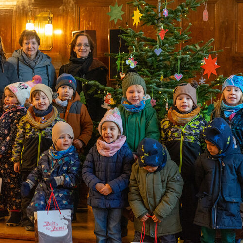 Weihnachtsbaum schmücken_7