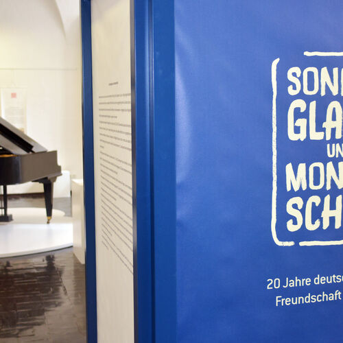 Foto 10 - Eröffnung Ausstellung Sonnenglanz und Mondenschein