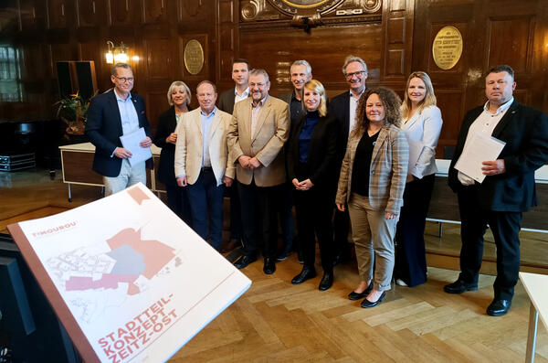 Foto 09 - Kooperationsvertrag Zeitz-Ost