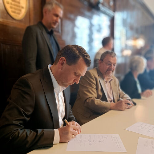 Foto 08 - Kooperationsvertrag Zeitz-Ost