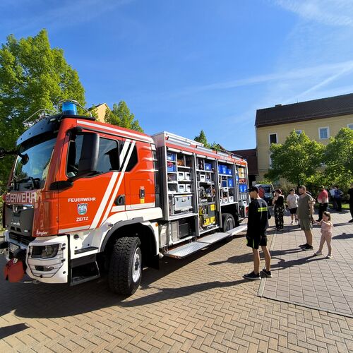 Foto 03 - Neuer Rüstwagen für Zeitzer Feuerwehr