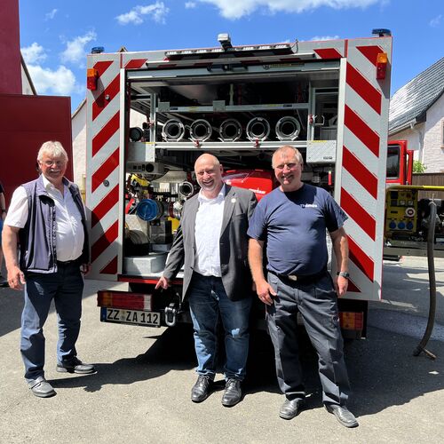 Foto 02 - Feuerwehrfahrzeugübergabe FFW Zangenberg