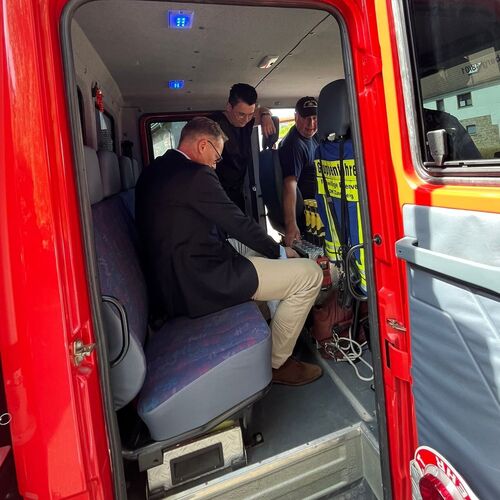 Foto 03 - Feuerwehrfahrzeugübergabe FFW Zangenberg