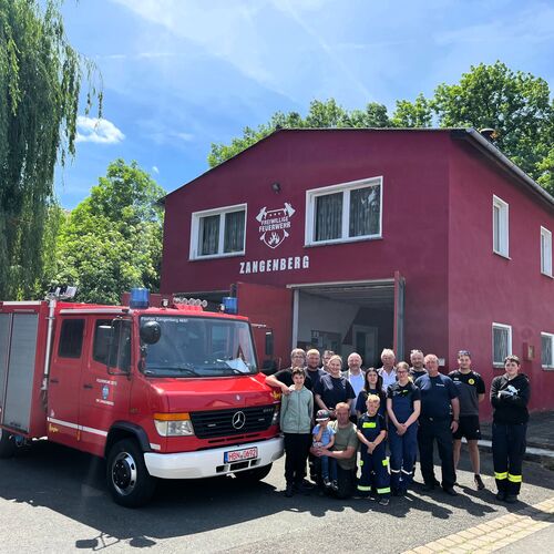 Foto 04 - Feuerwehrfahrzeugübergabe FFW Zangenberg