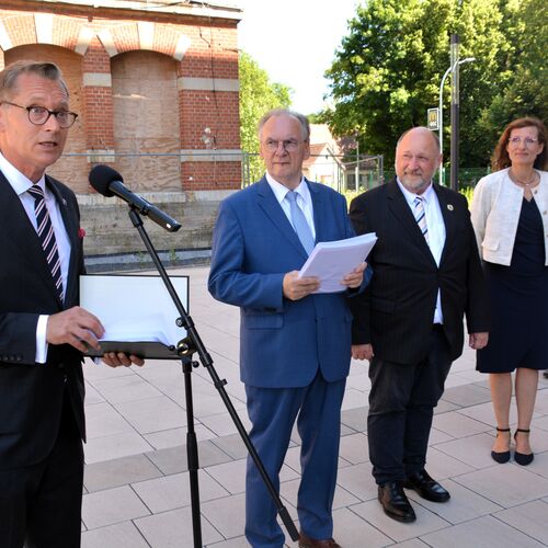 Foto 06 - Ministerpräsident Dr. Reiner Haseloff übergibt Förderbescheide für Schule und Zekiwa Reallabor
