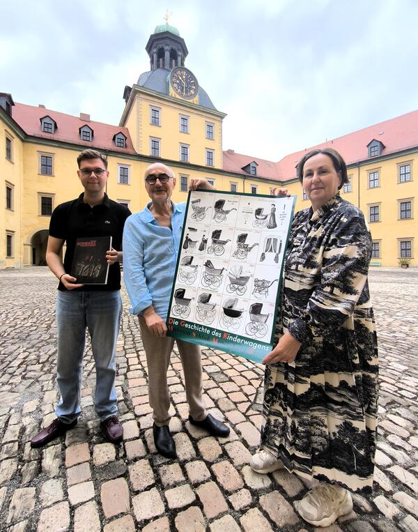 Foto 01 - Exponate an Museum Schloss Moritzburg bergeben