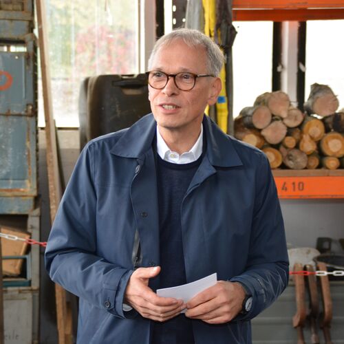 Foto 02 - Wirtschaftsminister Sven Schulze übergibt Fördermittel an die Stadt Zeitz