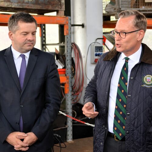 Foto 03 - Wirtschaftsminister Sven Schulze übergibt Fördermittel an die Stadt Zeitz