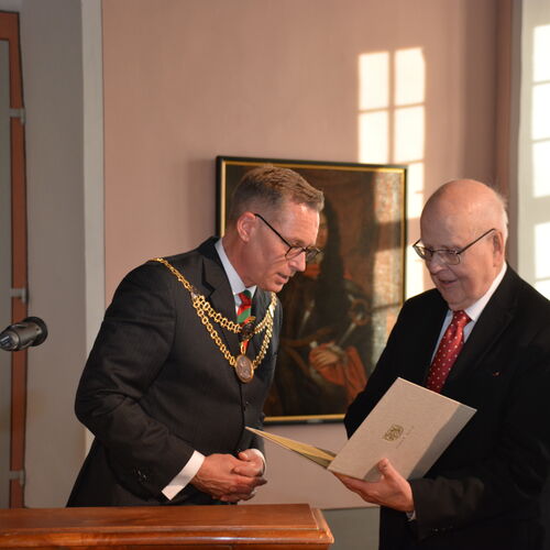 Foto 14 - Ehrenbürgerschaft an Ernst-Albert Naether verliehen