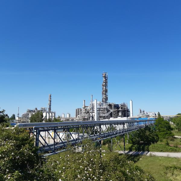 Auf dem Bild ist ein Teil des Chemie- und Industrieparks Zeitz zu sehen.